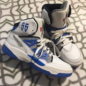 dikembe mutombo shoes 1993